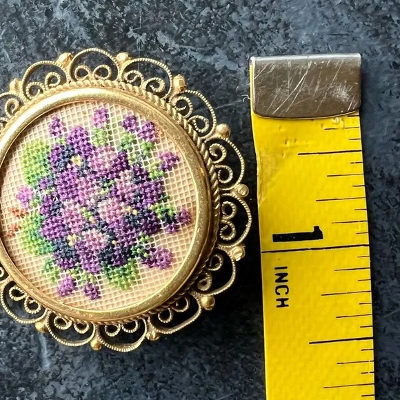 Petit Point needlepoint micro embroidered brooch vintage pin ornate Victorian - Picture 6 of 6